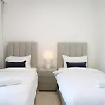 Livbnb Suites - Lavish 2Br W/ Burj Khalifa Views & Near Dubai Mall