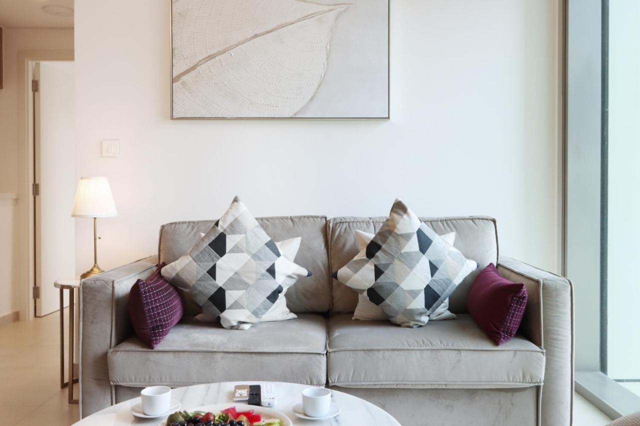 Livbnb - Lavish 2br W/ Burj Khalifa Views & Near Mall Apartment