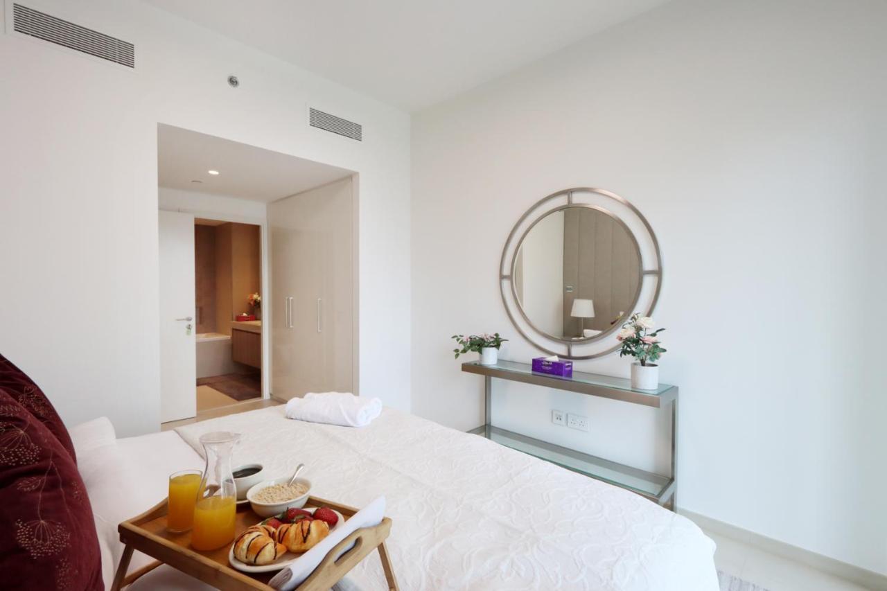 Apartment Livbnb - Lavish 2br W/ Burj Khalifa Views & Near Mall Dubai