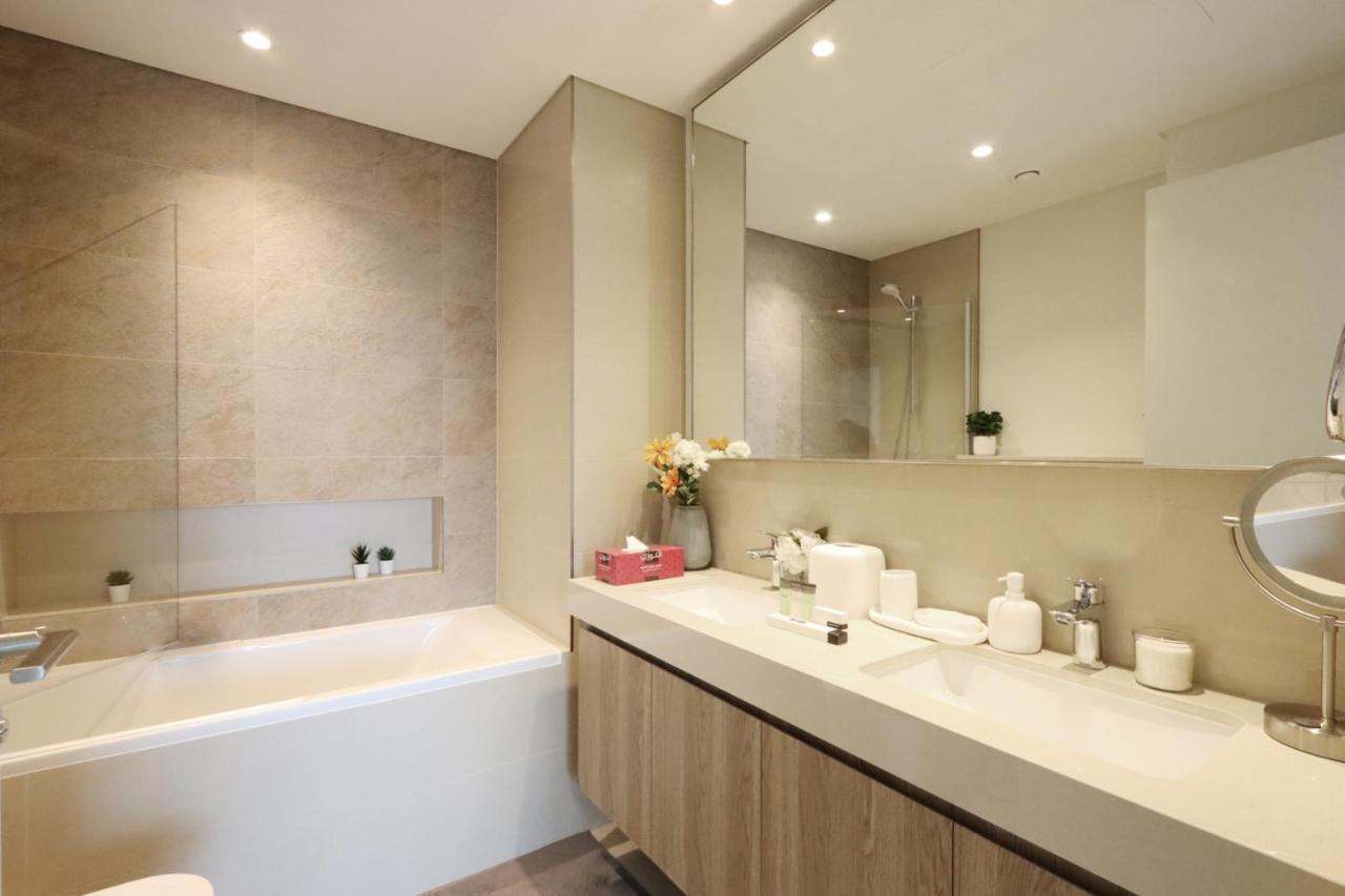 Livbnb - Lavish 2br W/ Burj Khalifa Views & Near Mall Apartment *