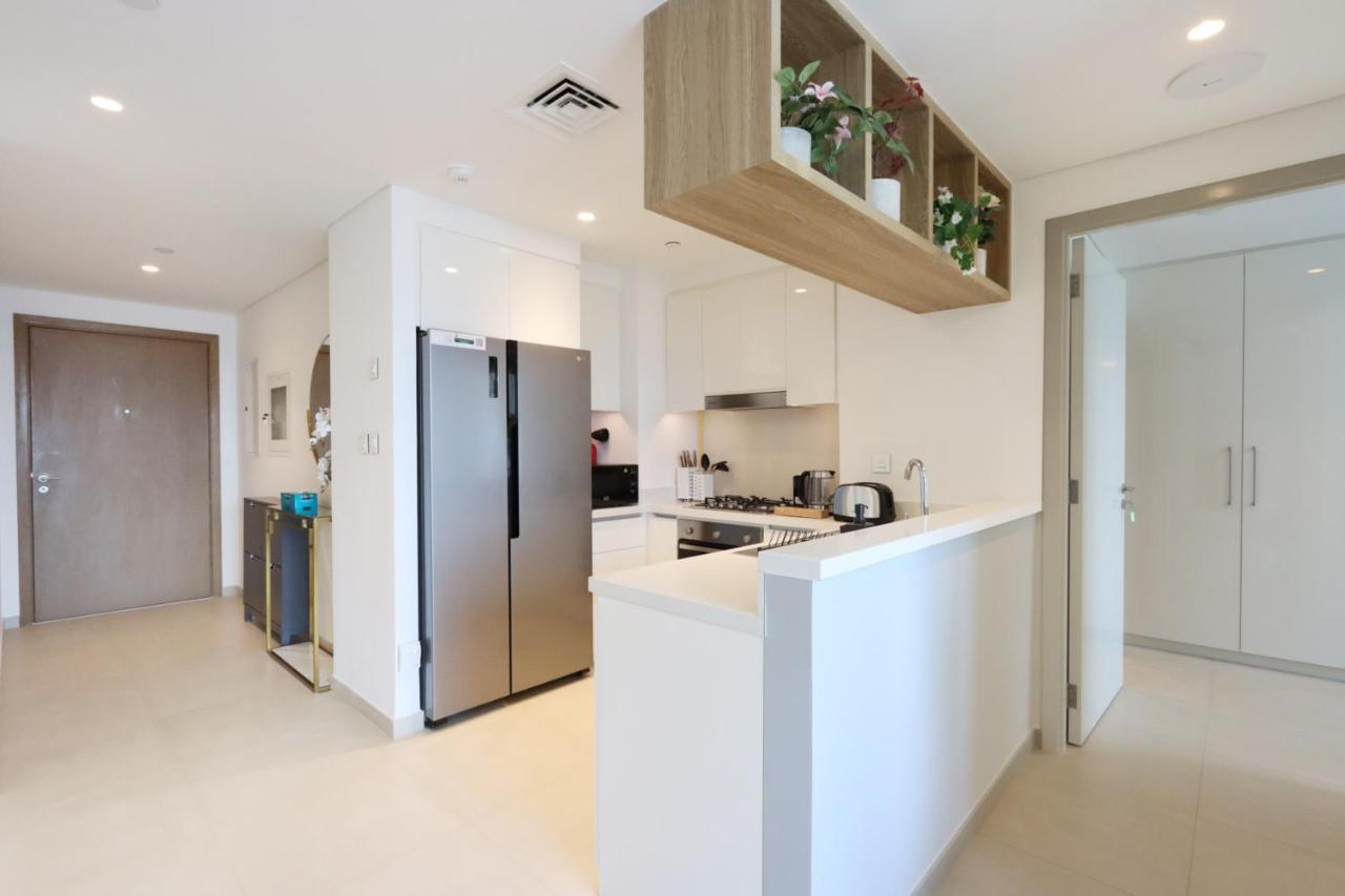 Livbnb - Lavish 2br W/ Burj Khalifa Views & Near Mall Apartment *