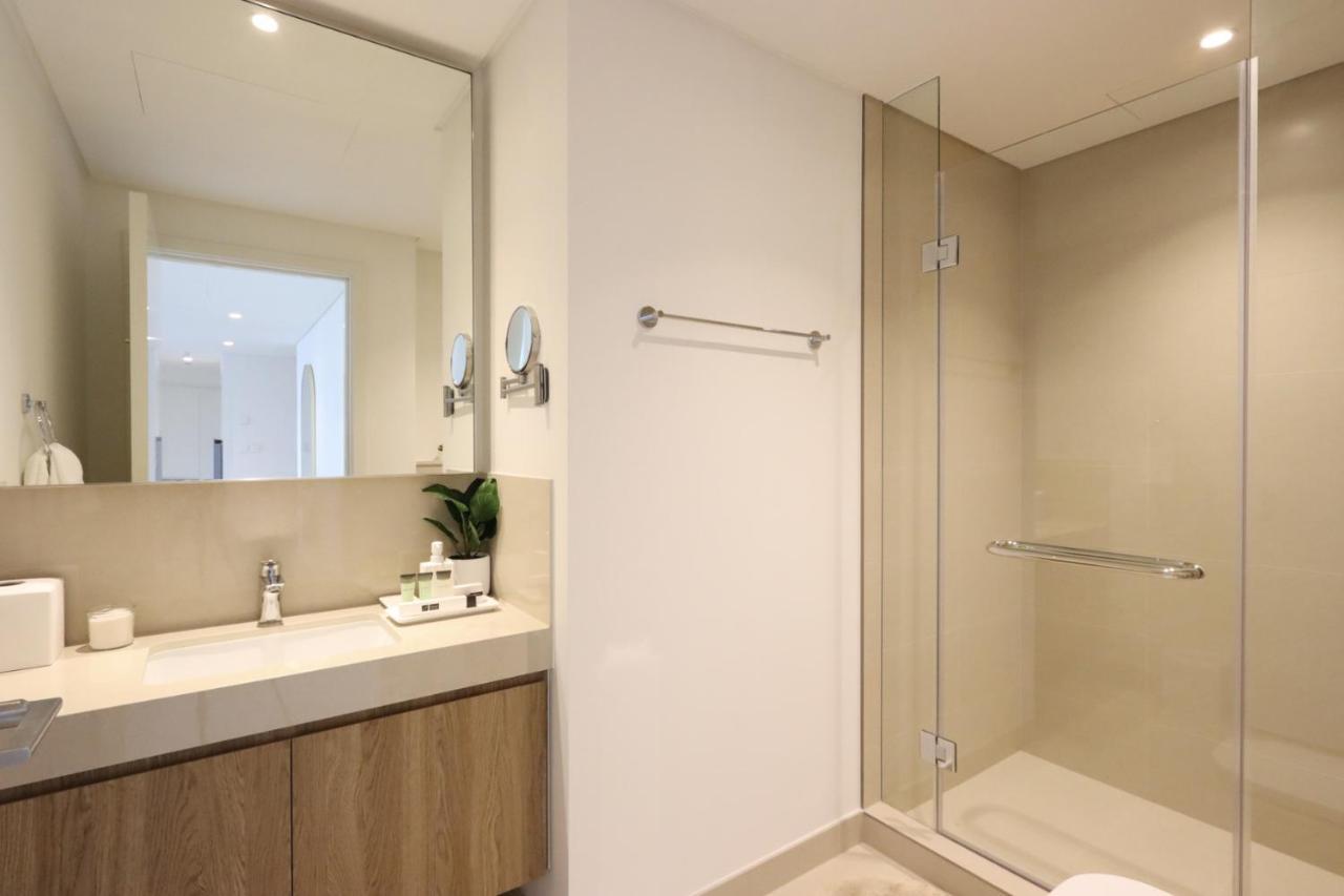 Livbnb - Lavish 2br W/ Burj Khalifa Views & Near Mall Apartment